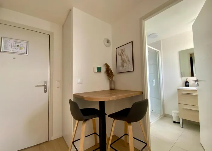 Les Loges De La - *